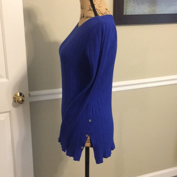 Women's sweater. Size M EUC - Picture 4 of 8